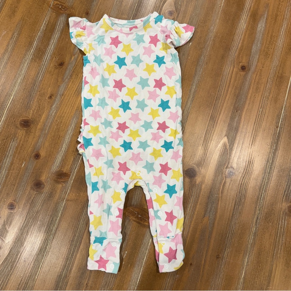 Posh Peanut Crissy Ruffled Cap Sleeve Star Romper Size 9-12 Months
